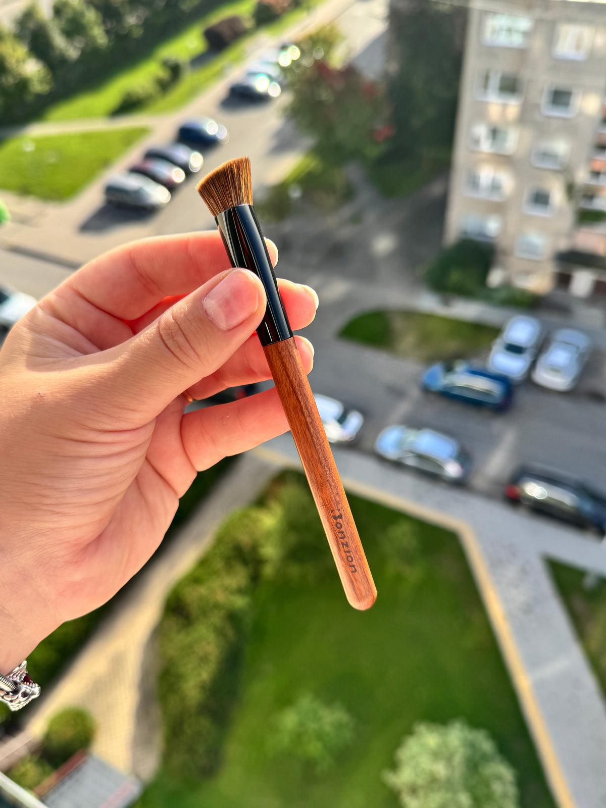 Angled Concealer & Highlight Brush D17