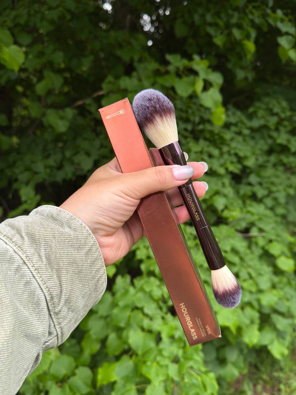 Hourglass Veil Powder Brush